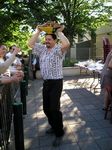 Hamid présente les plats au public!!!